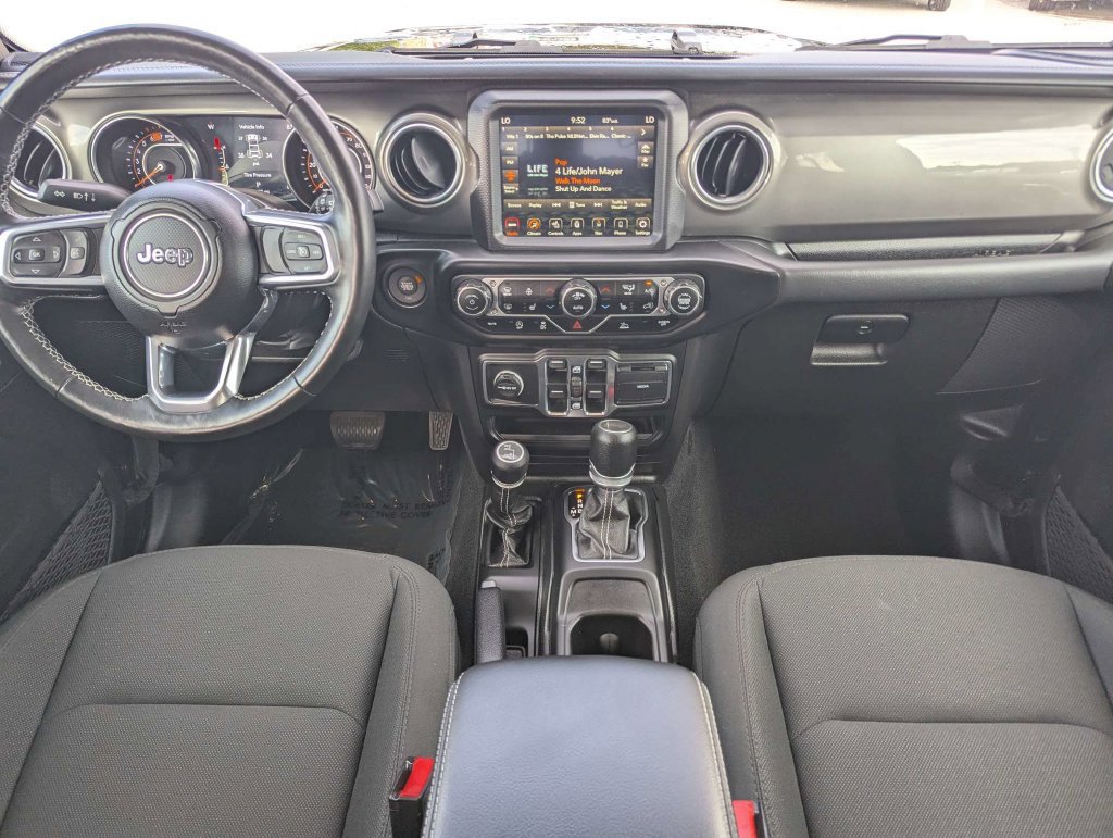 Used 2023 Jeep Wrangler Unlimited Sahara w/ Cold Weather Group AWD/4WD image 14