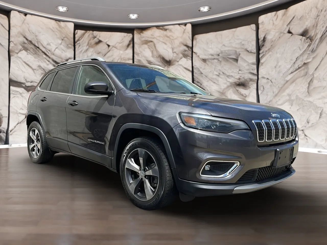 Used 2019 Jeep Cherokee Limited AWD/4WD image 9