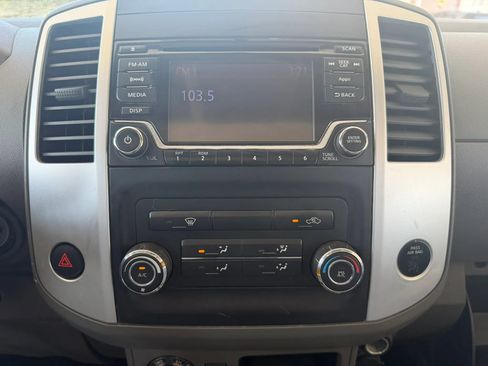 Used 2016 Nissan Frontier SV w/ Moonroof Package AWD/4WD image 19