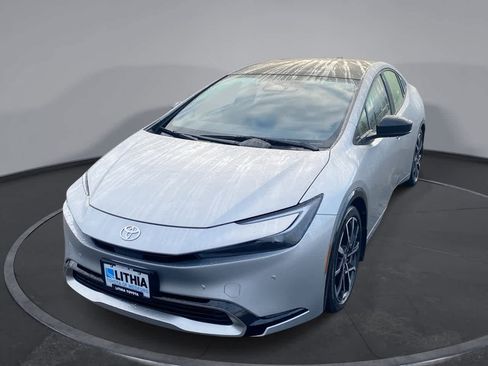 Used 2025 Toyota Prius Plug-In Hybrid image 1