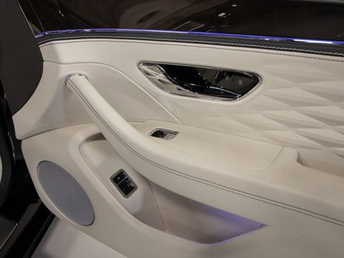 Used 2023 Bentley Flying Spur Azure image 50