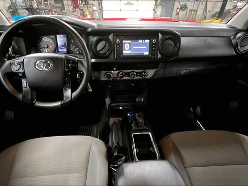 Used 2018 Toyota Tacoma SR image 14