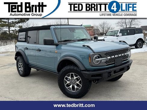 Used 2022 Ford Bronco Badlands image 1