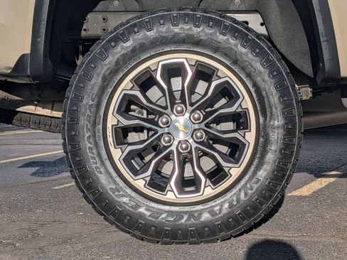 Used 2021 Chevrolet Colorado ZR2 AWD/4WD image 7
