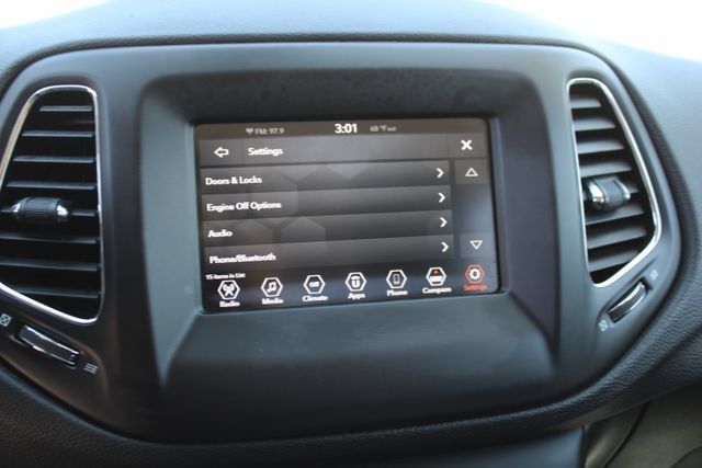 Used 2019 Jeep Compass Latitude w/ Popular Equipment Group FWD image 30