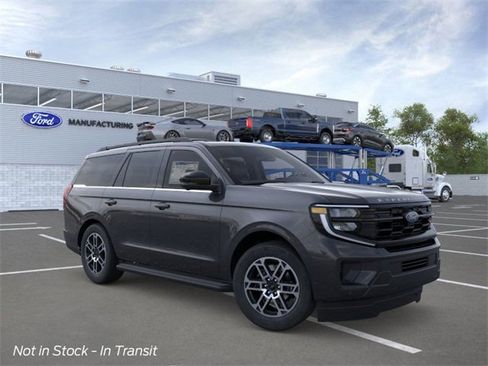 New 2025 Ford Expedition Active image 7