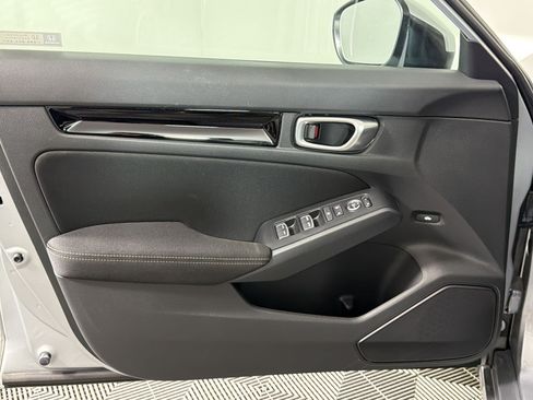 Used 2023 Honda Civic EX image 10