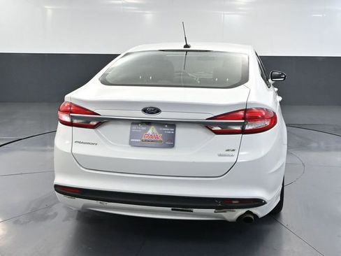 Used 2017 Ford Fusion SE image 6
