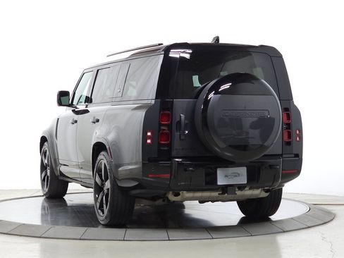 Used 2024 Land Rover Defender 130 X-Dynamic SE AWD/4WD image 3