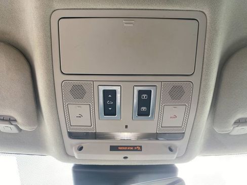 Used 2020 Jaguar F-PACE Premium image 23