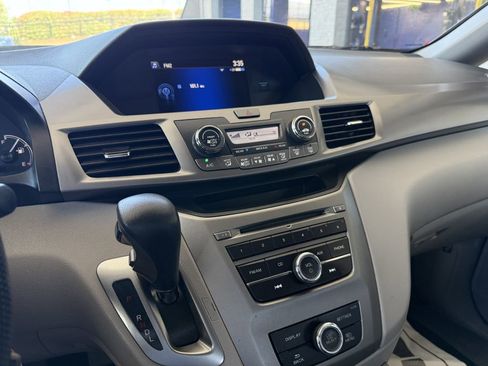 Used 2015 Honda Odyssey LX image 13