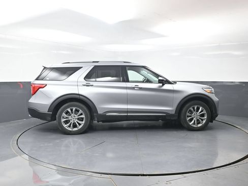 Used 2022 Ford Explorer Limited w/ Equipment Group 301A AWD/4WD image 4