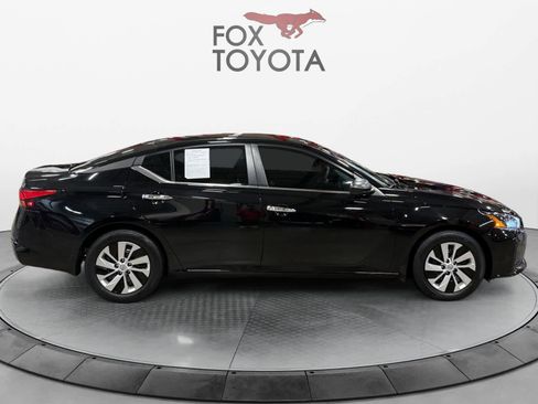 Used 2024 Nissan Altima 2.5 S FWD image 7
