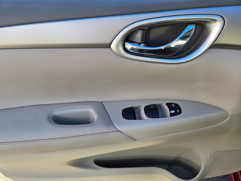 Used 2014 Nissan Sentra S image 22