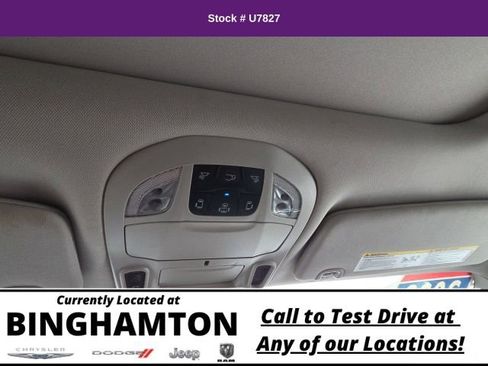 Used 2022 Chrysler Pacifica Limited image 23