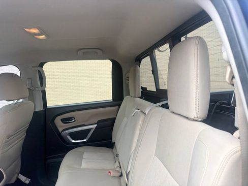 Used 2016 Nissan Titan SV RWD image 20