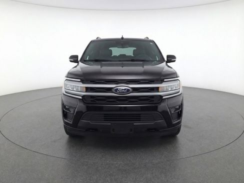 Used 2023 Ford Expedition Max XLT image 2