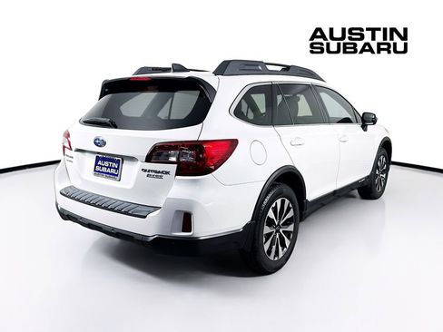 Used 2017 Subaru Outback 2.5i Limited image 7