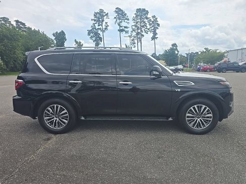 Used 2022 Nissan Armada SL w/ Captain's Chairs Package RWD image 4