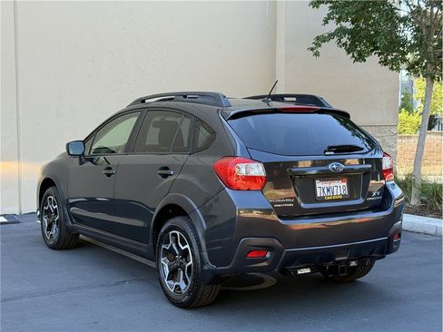 Used 2015 Subaru Crosstrek 2.0i Premium w/ Moonroof Package AWD/4WD image 4