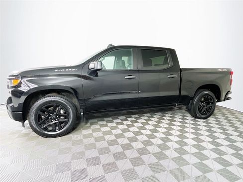 Used 2023 Chevrolet Silverado 1500 Custom image 4