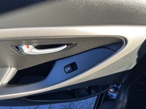 Used 2014 Hyundai Elantra GT w/ Option Group 02 image 14