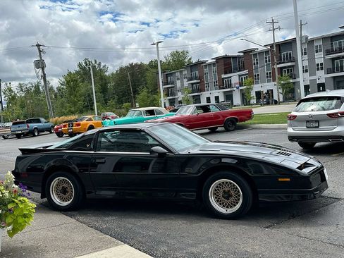 Used 1989 Pontiac Firebird Trans Am RWD image 5