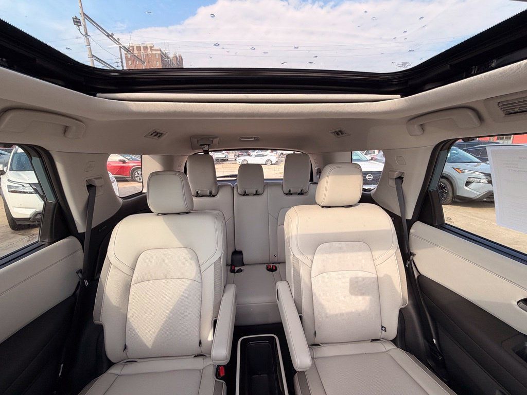 Certified 2026 Nissan Pathfinder SL w/ SL Premium Package FWD image 23