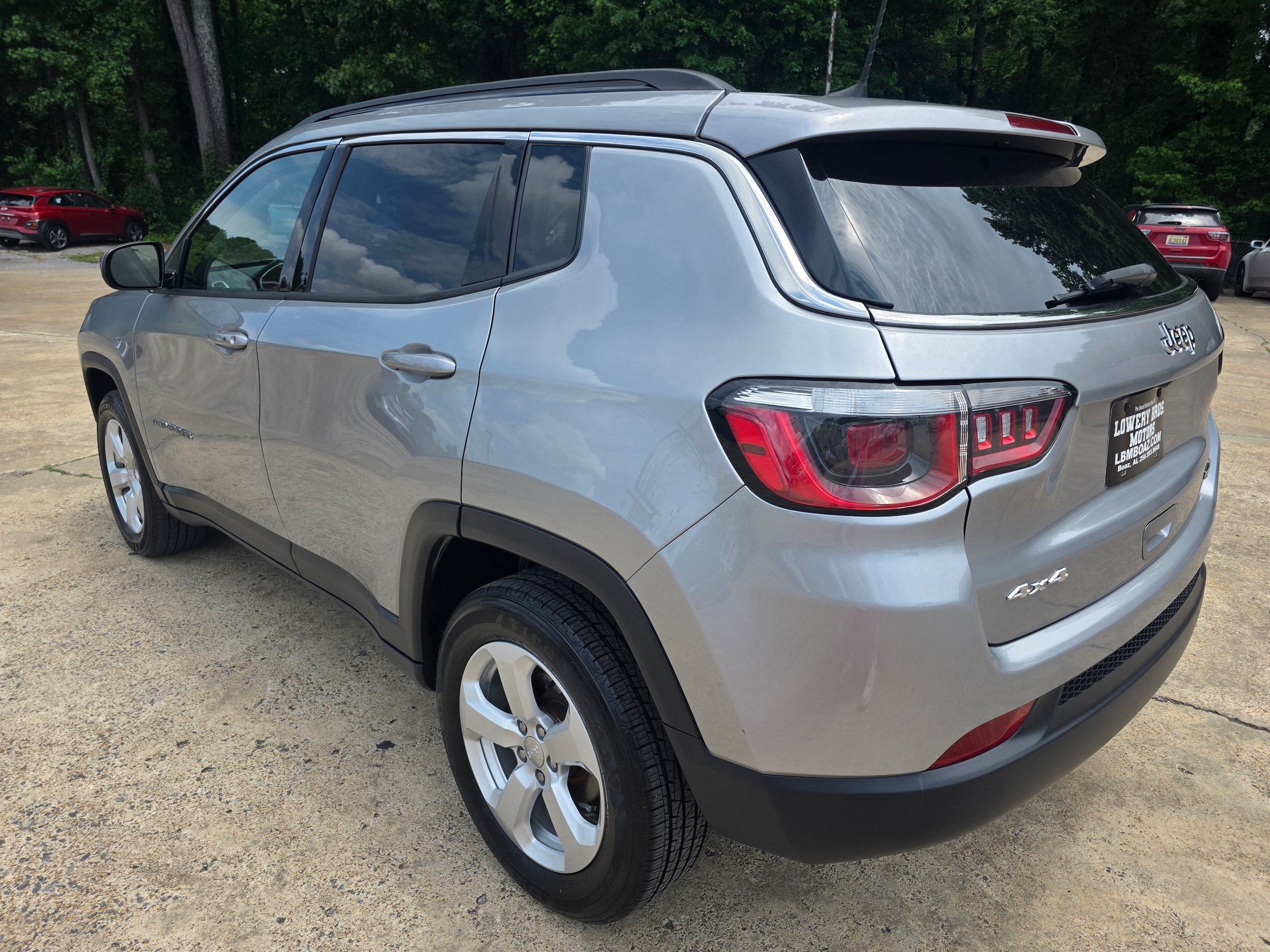 Used 2019 Jeep Compass Latitude w/ Cold Weather Group AWD/4WD image 6