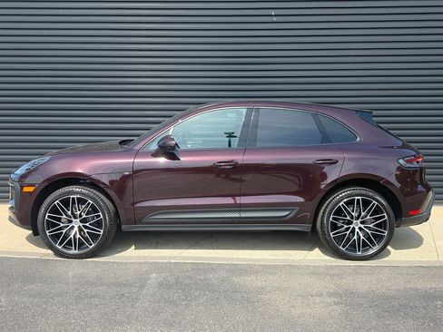Certified 2026 Porsche Macan AWD/4WD image 2