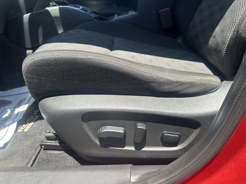 Used 2020 Nissan Rogue Sport SV FWD image 16
