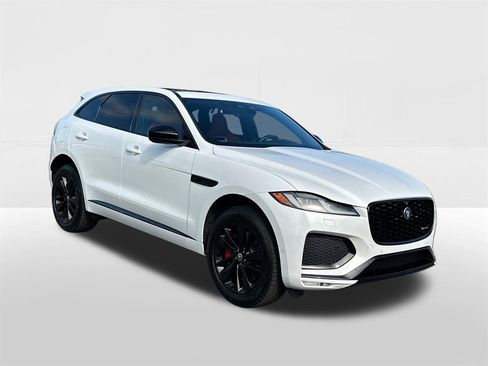 Certified 2024 Jaguar F-PACE R-Dynamic S image 5