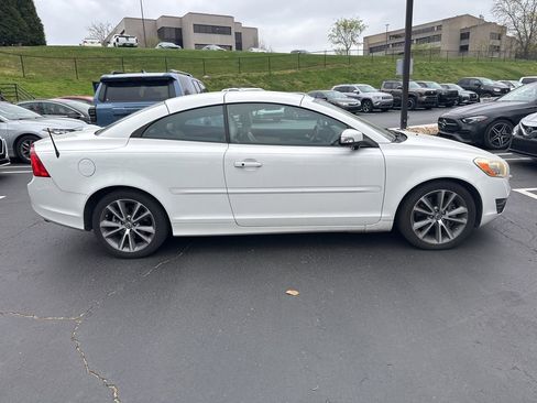 Used 2011 Volvo C70 T5 w/ Convenience Pkg image 3