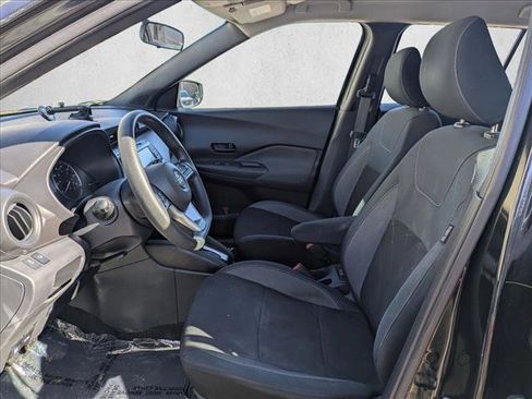 Used 2019 Nissan Kicks S w/ Exterior Package image 12