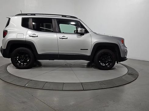 Used 2019 Jeep Renegade Altitude w/ UConnect 8.4 Nav Group AWD/4WD image 7