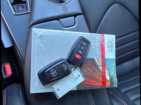 Used 2021 Toyota Avalon TRD image 29