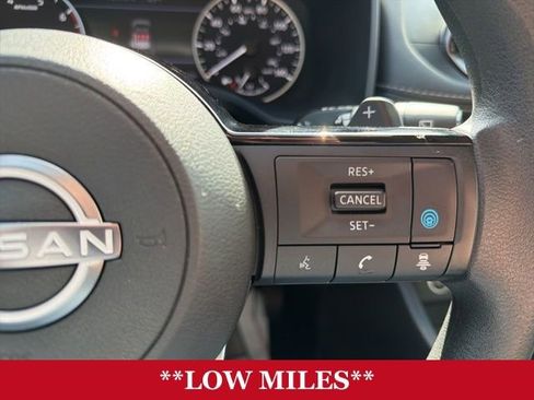 Used 2023 Nissan Rogue SV FWD image 13