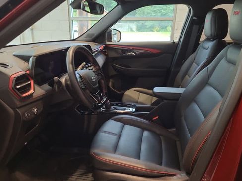 Used 2025 Chevrolet TrailBlazer RS w/ Convenience Package AWD/4WD image 11