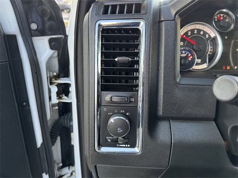 Used 2018 RAM 1500 Laramie w/ Convenience Group image 19