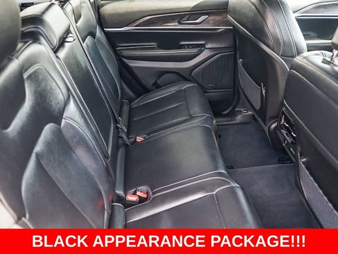 Used 2023 Jeep Grand Cherokee Limited w/ Black Appearance Package image 16