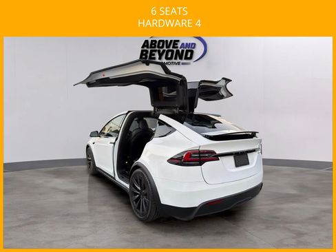 Used 2025 Tesla Model X image 6