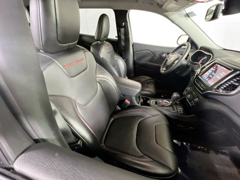 Used 2022 Jeep Cherokee Trailhawk w/ Premium Leather Package AWD/4WD image 26