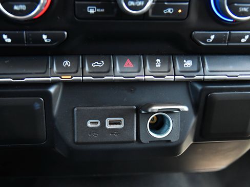Used 2022 Chevrolet Silverado 1500 LT RWD image 24