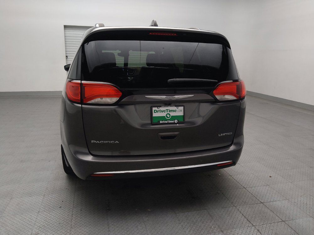 Used 2017 Chrysler Pacifica Limited FWD image 6