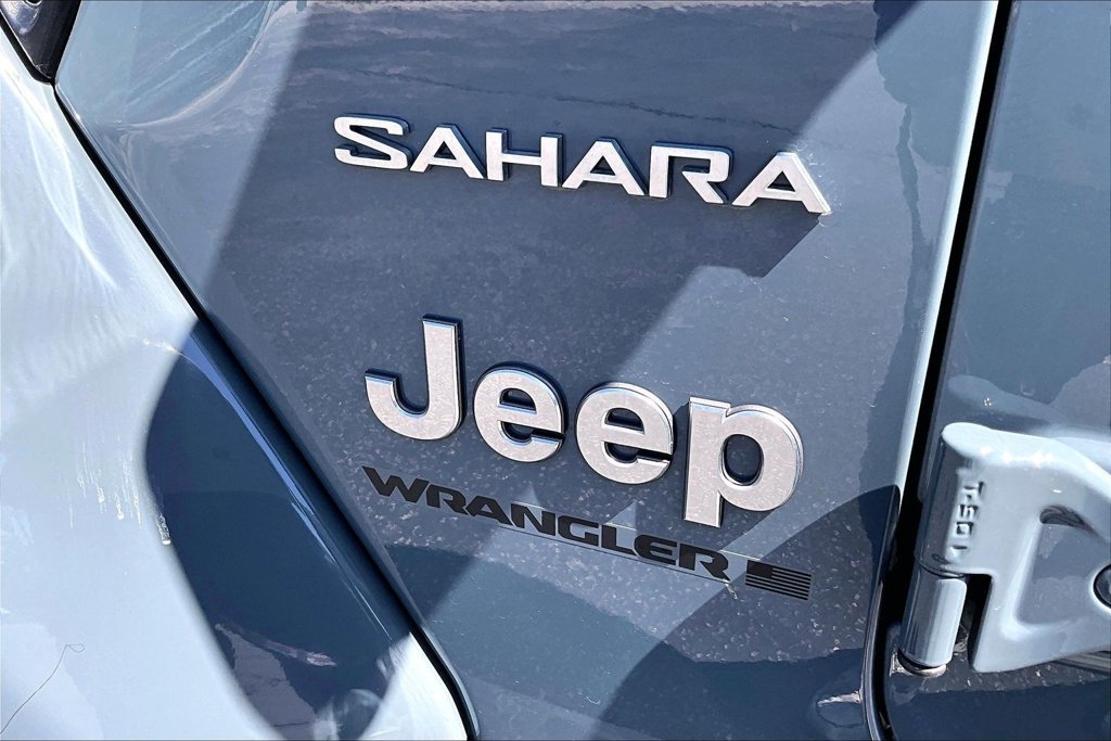 Certified 2024 Jeep Wrangler Unlimited Sahara w/ Dual Top Group AWD/4WD image 23