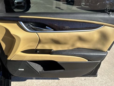 Used 2013 Cadillac XTS Luxury w/ Driver Awareness Package image 44