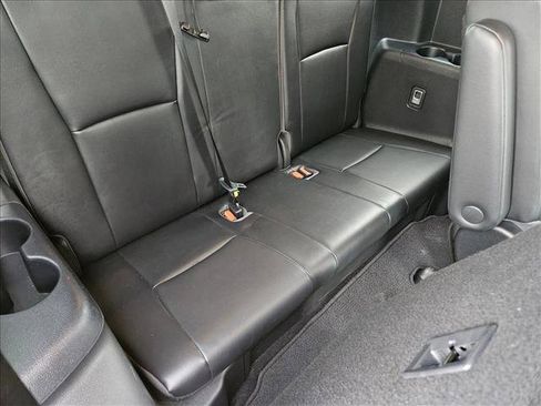 Used 2020 Toyota Highlander XLE image 22