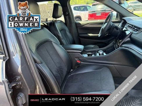 Used 2024 Jeep Grand Cherokee Altitude AWD/4WD image 10