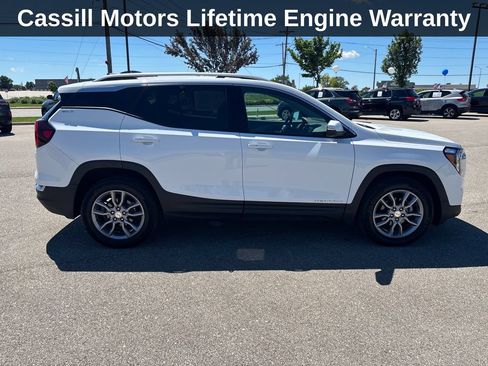 Used 2023 GMC Terrain SLT w/ Tech Package AWD/4WD image 8