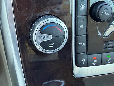 Used 2016 Volvo XC70 T5 Platinum w/ Protection Package image 24